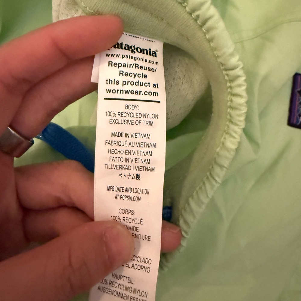 Patagonia women’s Light Green Swim/Active Shorts - Picture 3 of 4